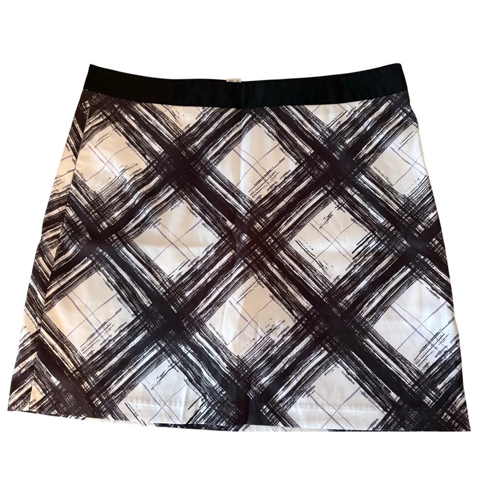 Greg Norman skort black and white print size 12